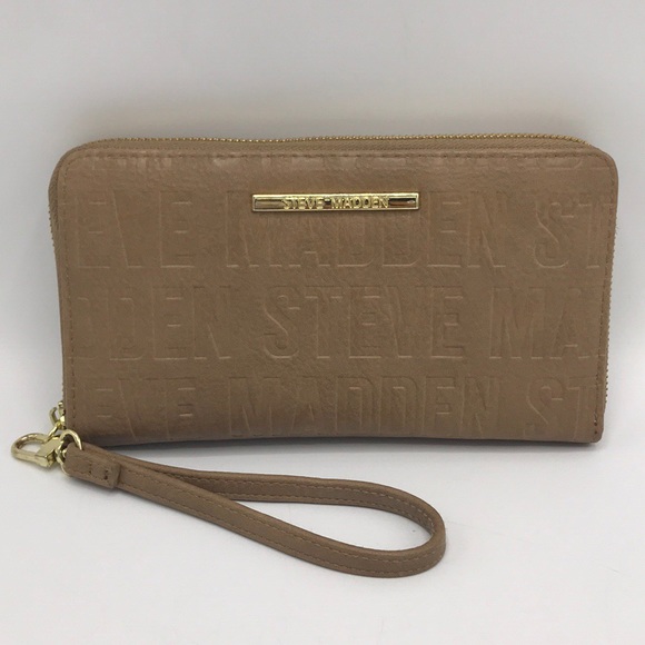 Steve Madden Handbags - Steve Madden Tan Wallet Wristlet
